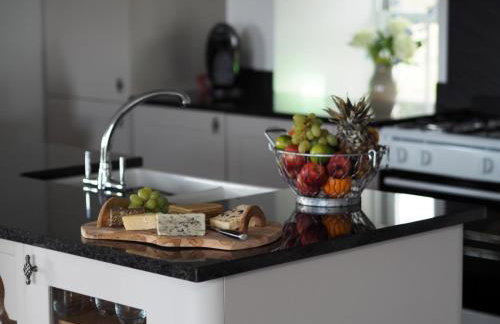 Cot Cottage - Panoramic Views & Hot Tub! - Foto 27