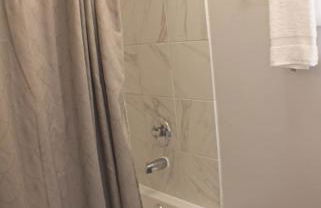 Newly Renovated 2-Bed near Downtown-North Shore - Foto 16