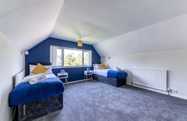 Contemporary 4 Bedroom Detached House With Parking and City Links - Foto 8