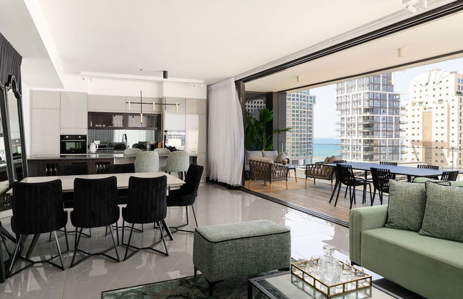 Luxury with Terrace & Sea View by FeelHome - Photo 19