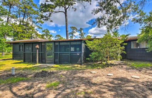 Upscale Dickinson Getaway with Yard on 1 Acre! - Foto 28