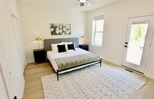 Pristine Petworth Family Home w Street Parking - Foto 19