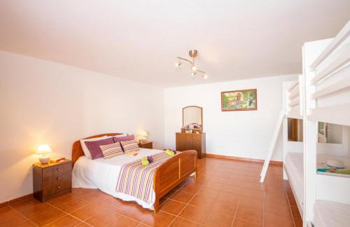 Villa Casa Castelo - Refúgio com piscina aquecível e BBQ na Galé, Albufeira - Foto 56