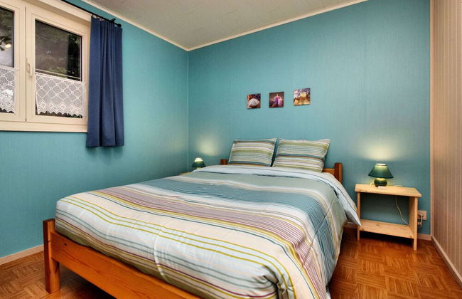 Family Retreat With Garden - Photo 8