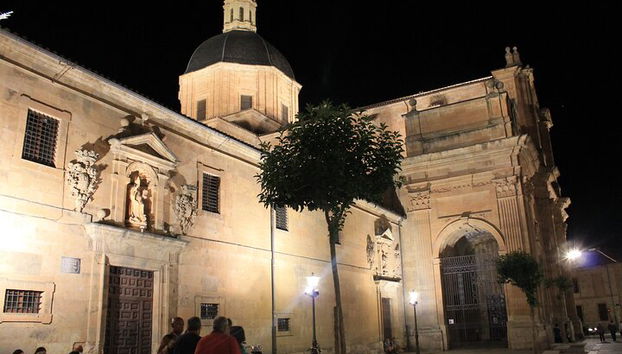 Excursão a pé noturna em Salamanca bilíngue - Foto 2