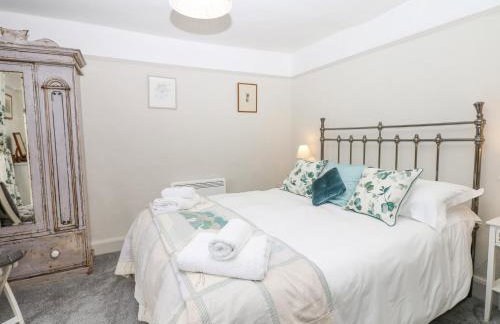 The Bathing House - Photo 7