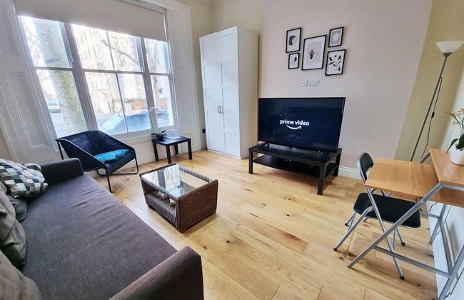 Urban Stay Oxford Gardens Apartments - Photo 1