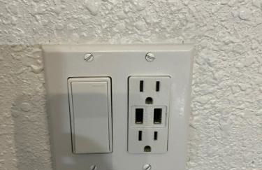 Oceanview on SAND located in Ocean Manor Resort Fort Lauderdale Beach 2 bed 2 bath spacious corner unit partial ocean view - Foto 45