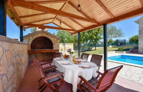 3 Bedroom Cozy Home In Hrvace - Foto 10