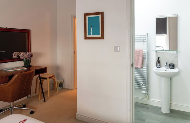 Seadream - Seadream Scarborough Limited - Photo 12