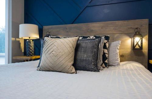 Modern Townhome, Large Game Room, 10min to Downtown! Sleeps 10! - Foto 20