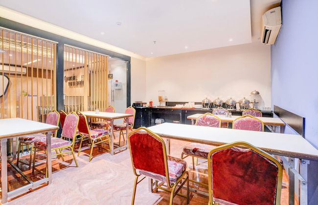 Luxurious Stays at Times Square Le Western Mumbai - Foto 27