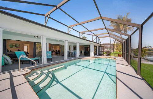 Waterfront Escape with Wild Owl Charm, Heated Pool & Pet-Friendly - Foto 5