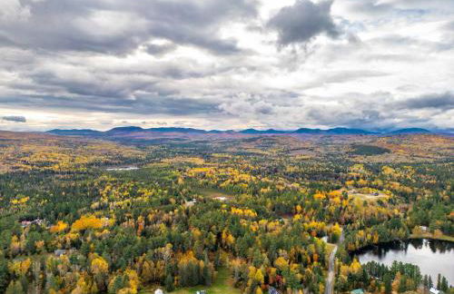 The Chalet - Spacious 7 bedroom near Sugarloaf, on Snowmobile and UTV trails, Hiking, Golf and Flagstaff Lake across the street - Foto 59