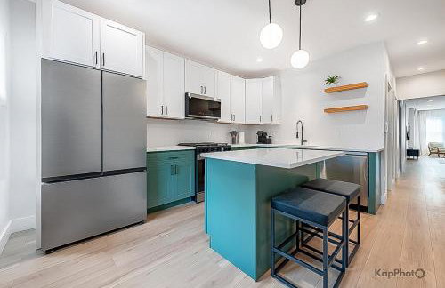 Modern 2BR Apartment with Free Parking in Avondale - Foto 11