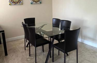 Renovated 2/2 Unit at Yacht Club/Aventura - Foto 11
