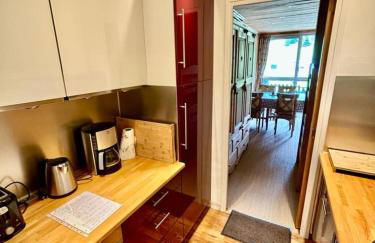 Pretty family nest in front of snow - Photo 2