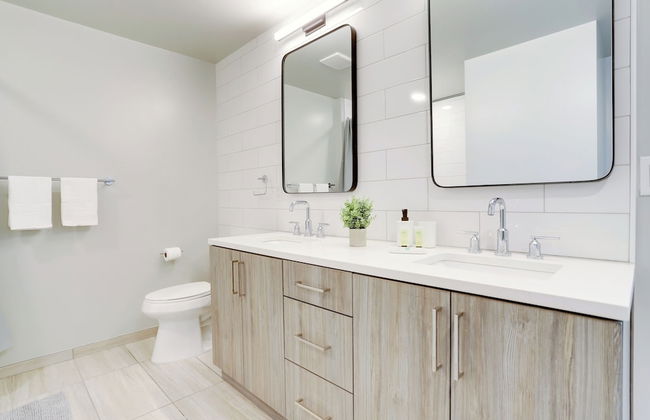 Bright Apartment with Great Amenities - Foto 28