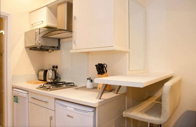 SHQ Apartments - Photo 27