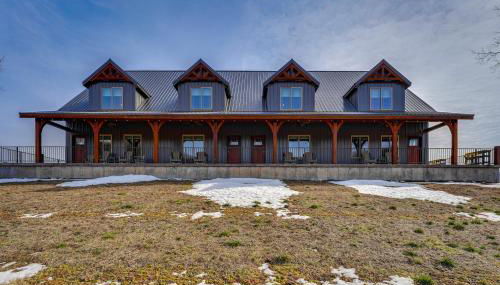 Riverside Galena Hideaway with Grills and Picnic Area - Foto 5