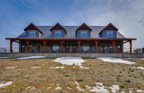 Riverside Galena Hideaway with Grills and Picnic Area - Foto 5