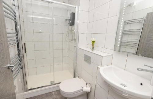 Arena Apartments - Stylish and Homely Apartments by the Ice Arena with Parking - Photo 61