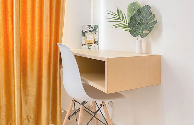 Homey and Simply Studio Apartment at The Nest Puri - Foto 5