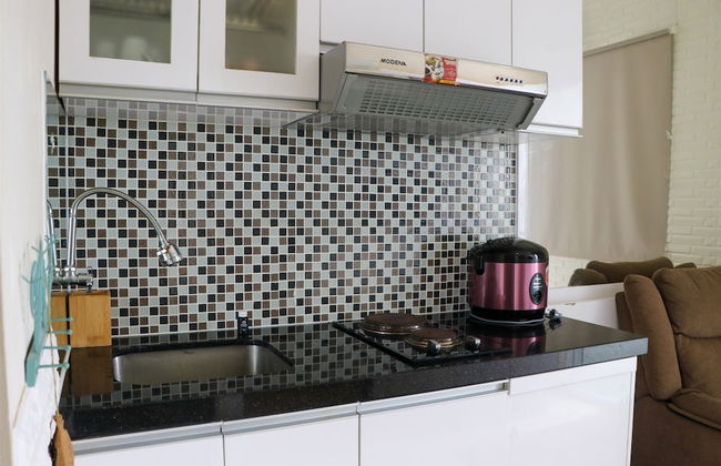 Cozy Stay and Simply 2BR at Green Pramuka City Apartment - Foto 9