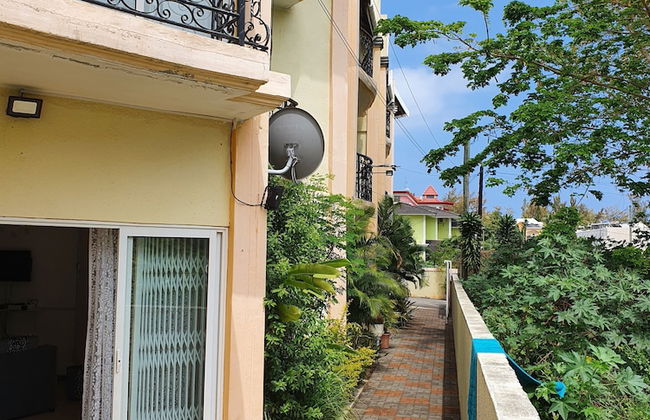 Captivating 3-bed Apartment in Flic en Flac - Photo 22