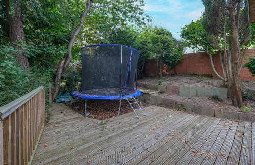 Luxury 5 BDR 2 BA House with Parking in Sandhurst By 360Stays - Photo 85