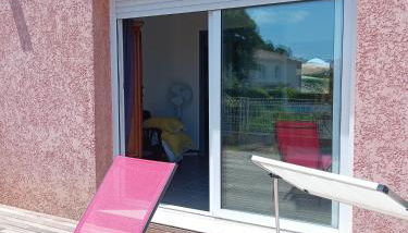 Haute-Corse Bas de villa , 2 chambres de 70 m2 , vue mer , jardin et terrasse - Foto 4, sunbed