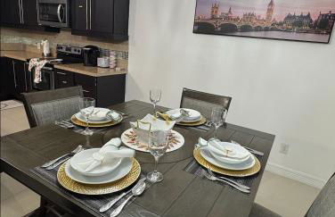 Fully Furnished 3BR and 2BA Gem Near Airport & Mall - Foto 9