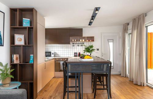 Villa Royal Green Two - Photo 19