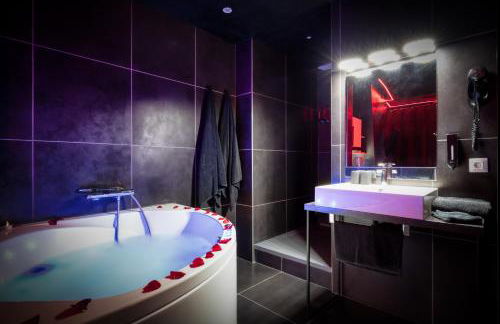 Love Room, L'interdit - Foto 19