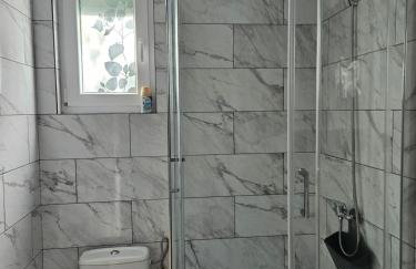 Domek Jelonek nad jeziorem i rzeką - Foto 7