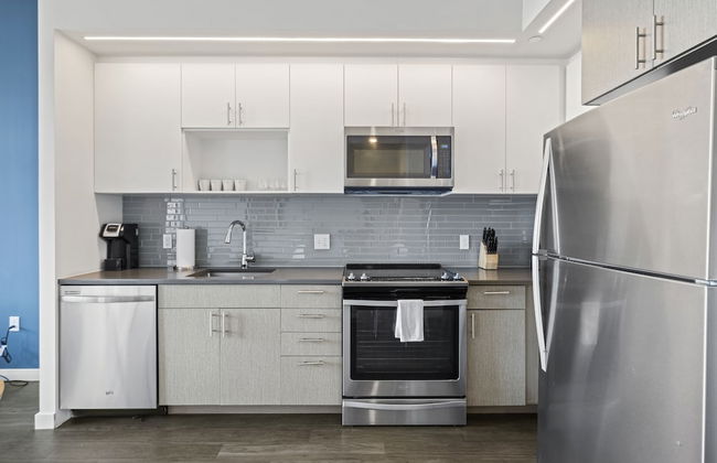 Placemakr Marymount Ballston - Photo 34