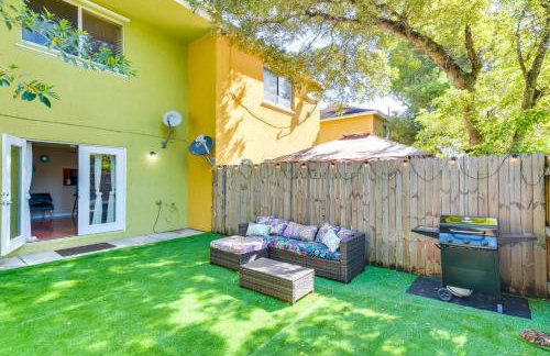 5 Mi to Hard Rock Stadium! Convenient World Cup HQ - Foto 1