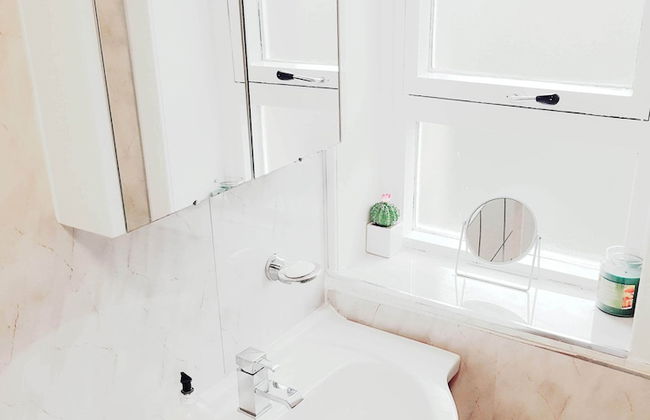 Warm Cosy Family Home With Free Parking - Foto 25