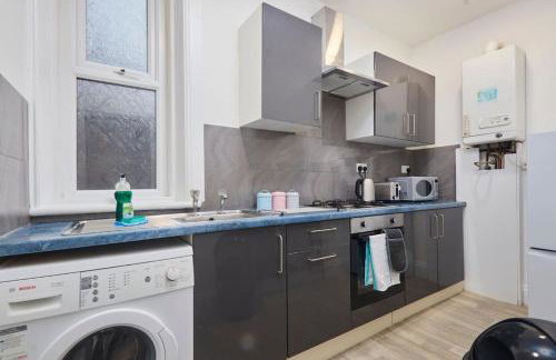 Large 4 bedroom flat close to city, street parking - Foto 21
