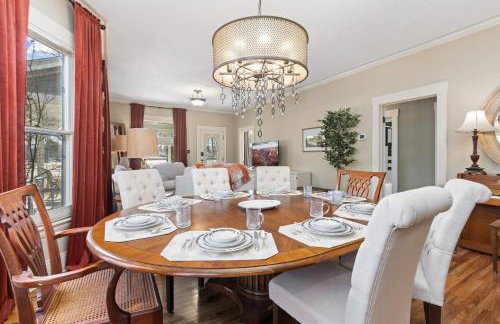 City Park Charm - Vintage Home with Modern Comforts - Foto 21