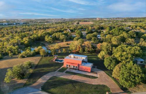 Modern Home - 1 Acre Lot w Pool Patios Jacuzzi - Foto 48