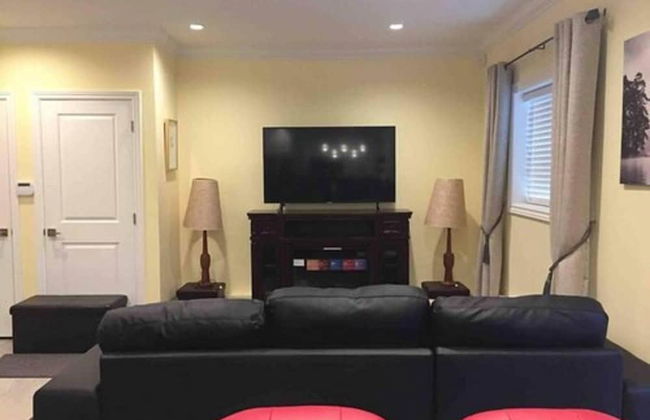 Arbutus Rose House by Elevate Rooms - Photo 7