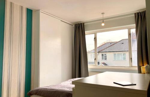 Cosy Modern Family Home Free Parking Garden - Foto 17