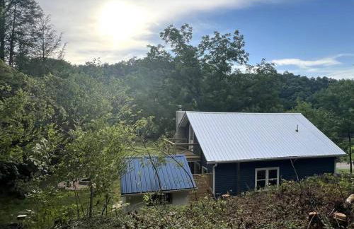 Riverside Relaxer w/Hot Tub+Fire Pit +Wifi & view - Foto 41