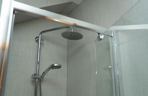 4 Bed Failsworth Home - 3 Bathrooms - Free Parking - Ideal For Contractors & Families - FREE 1 HR EARLY CHECK-IN OR 1 HR LATE CHECK-OUT FOR 2 NIGHT STAY BOOKINGS UNTIL THE END OF MAY - Foto 35