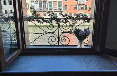 Venice Canal Stay - Photo 8