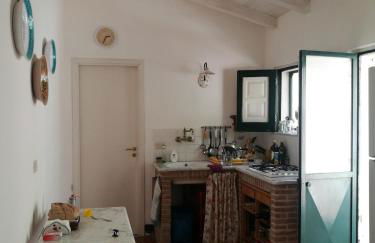 Typical house in a Sicilian village - Photo 21