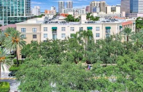 Stylish City Place WPB Escape King Bed and Den - Foto 48