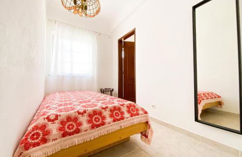 Retreat with Terrace and View in Espiche #1887 - Foto 13