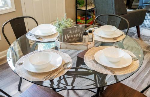 King Suite 2 Full Baths Stocked Kitchen - Foto 10
